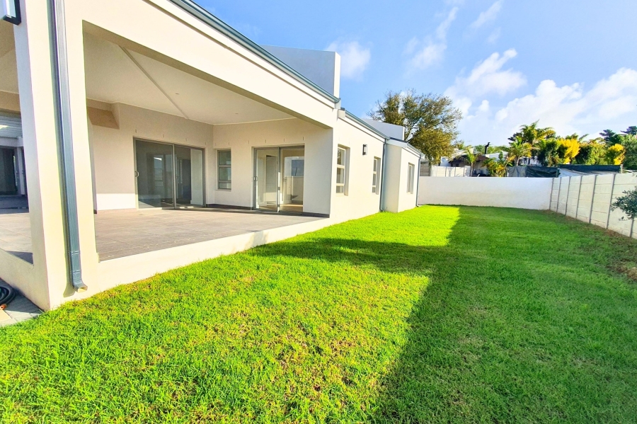 4 Bedroom Property for Sale in Vierlanden Western Cape